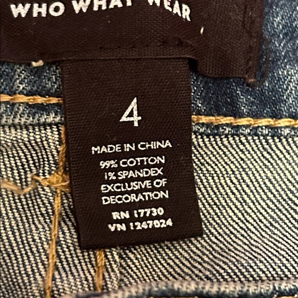 Embroidered jeans - Picture 7 of 11